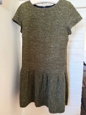 Knit Drop-Waist Short Sleeve Dress in Olive Green